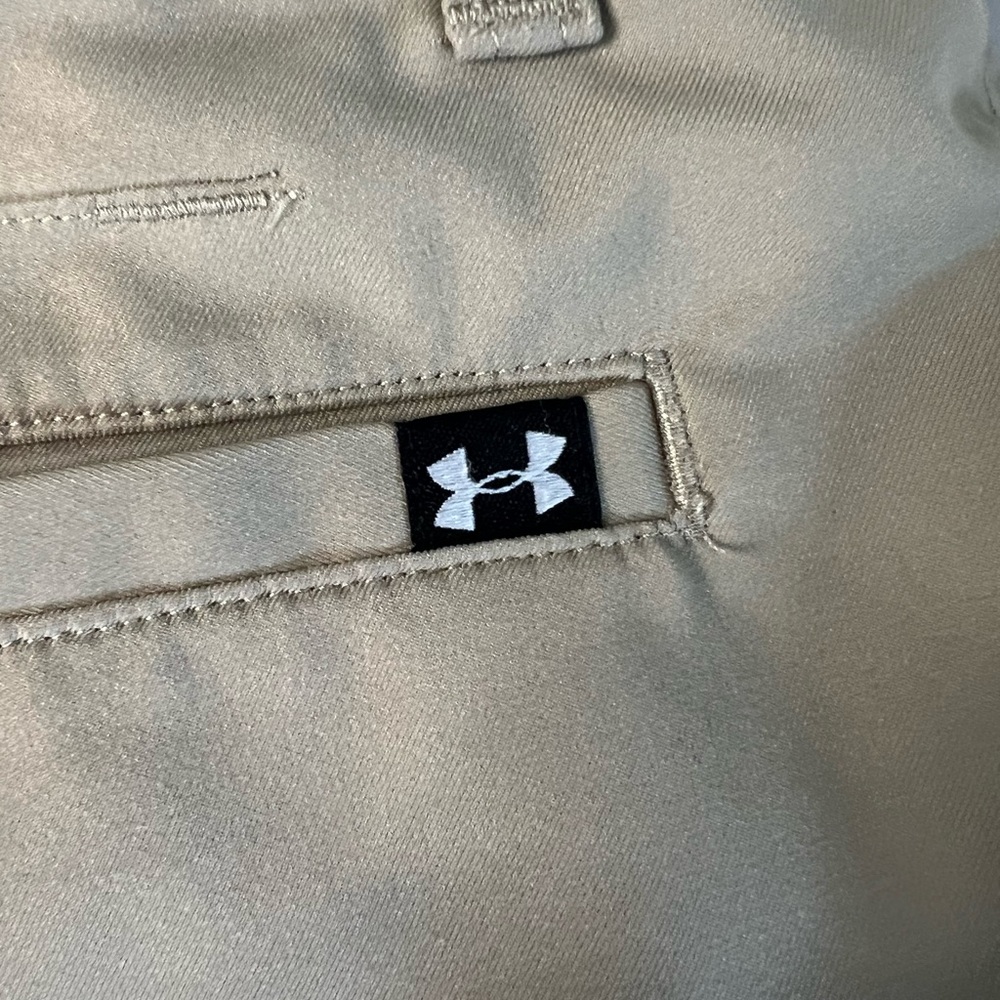 Under Armour Boys Athletic Khaki Golf Shorts - Picture 6 of 6